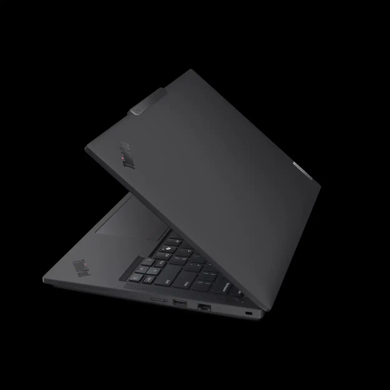 Lenovo تطلق ThinkPad T14 G5 القابل للإصلاح و T14s Gen 5 النحيف في الولايات المتحدة